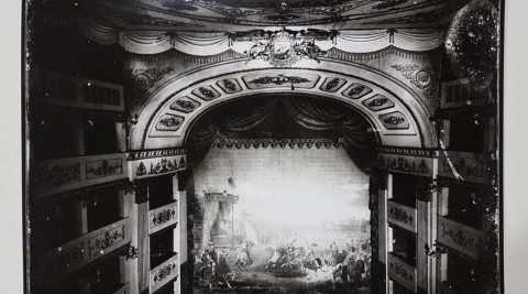 Bari, Piccinni: nel foyer esposta una rara e antica foto del teatro